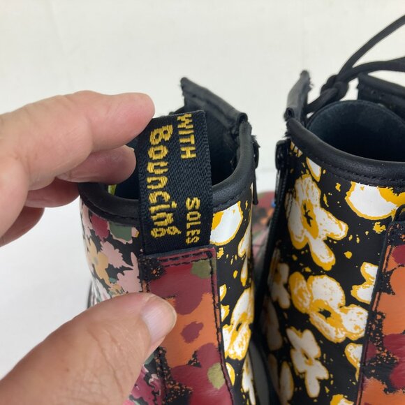 Dr Martens Womens U.S. Sz 7 Wonderlust Black Floral Combat Leather Boots Pasqual - Picture 8 of 11